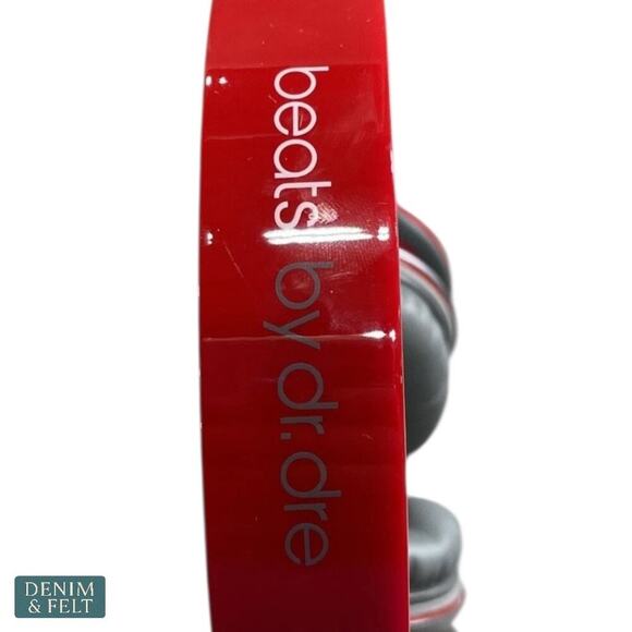 Beats by Dr Dre Solo HD Red On-Ear Headphones w/ ControlTalk Mic & Case - Picture 7 of 8